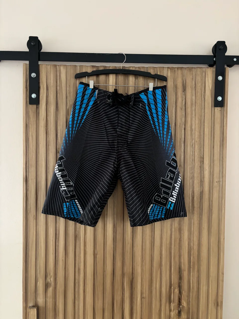 Short Billabong · Talle EU 32