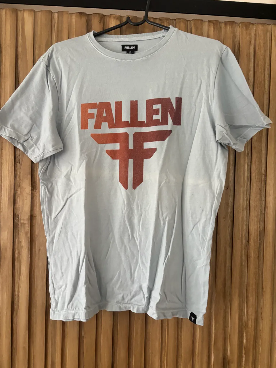 Remera Fallen · Talle XS