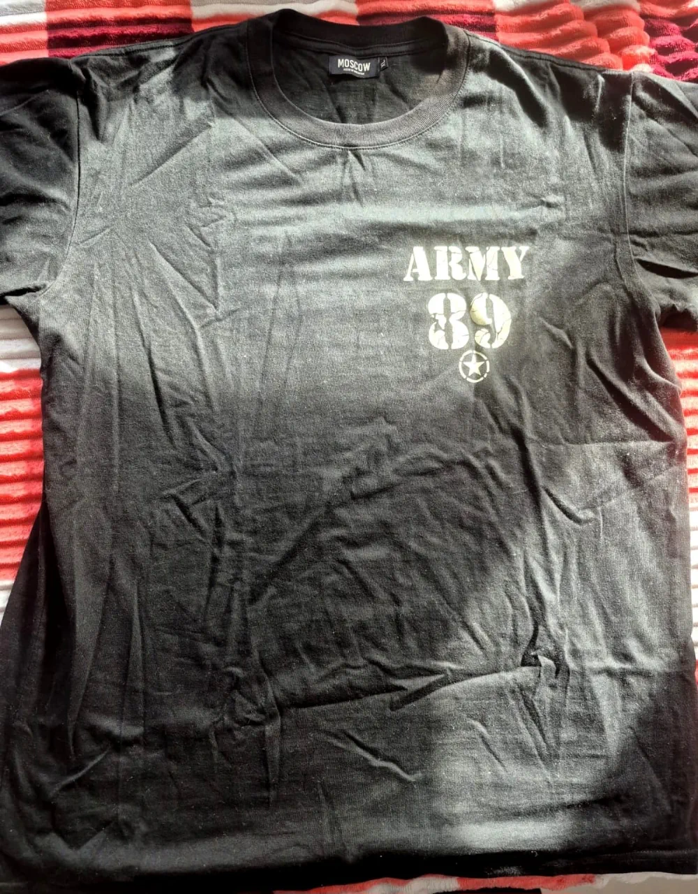 Remera Moscow · Talle XL