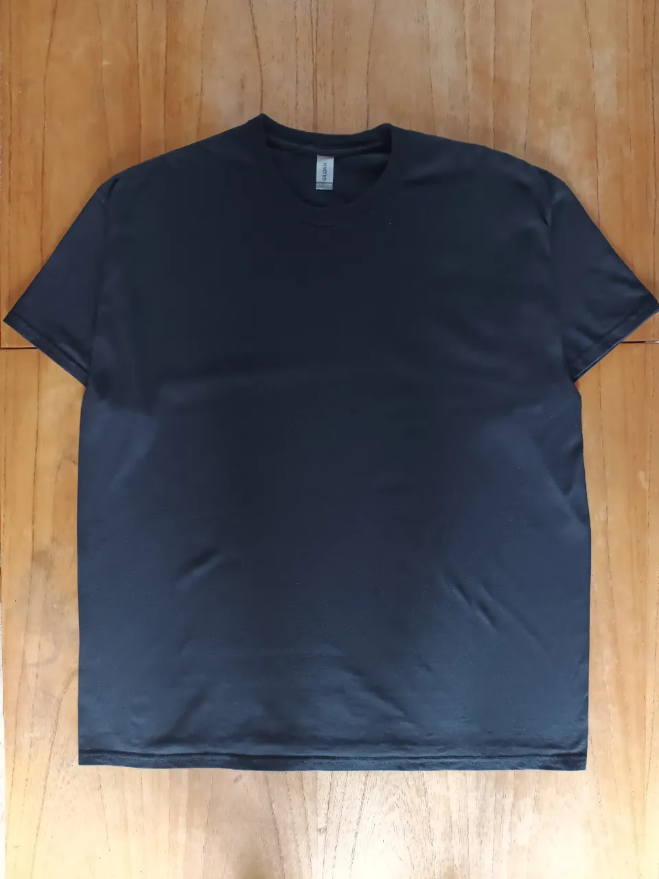Remera Gildan · Talle L