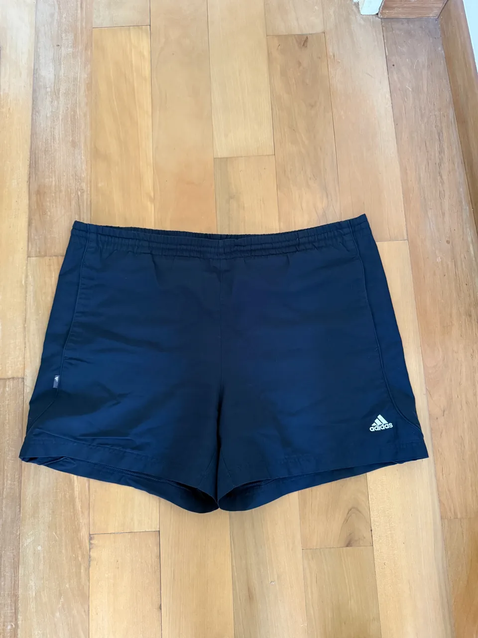 adidas · Talle L