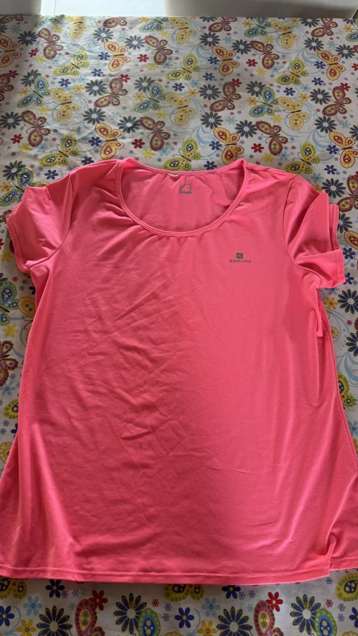 Remera Domyos · Talle M