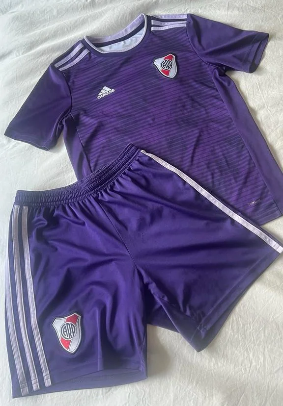 Conjunto adidas · Talle 12 años / 152 cm