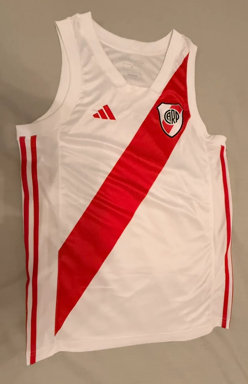 adidas · Talle M