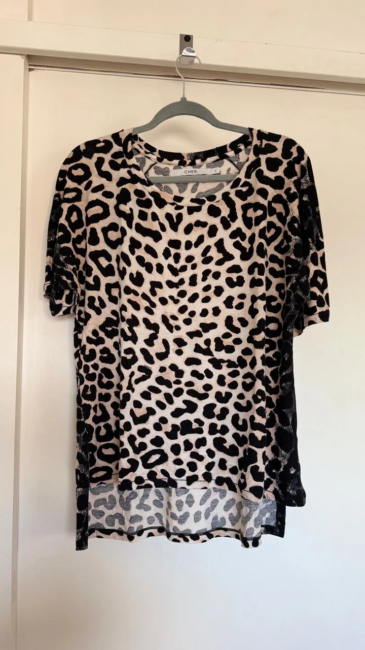 Remera CHER. - imagen 1