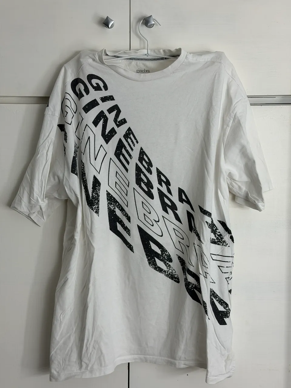 Remera Ginebra · Talle M