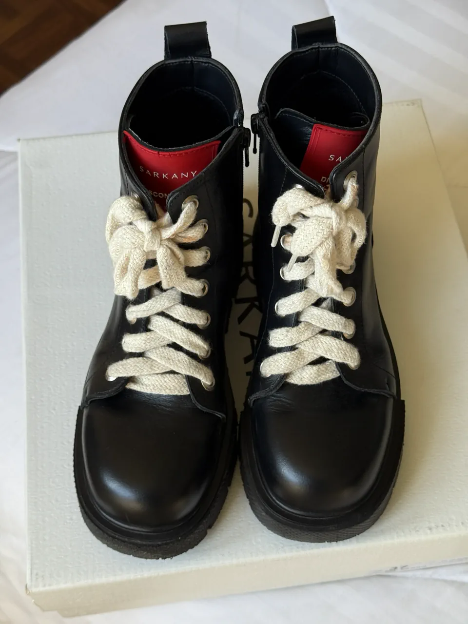 Sarkany · Talle AR 37
