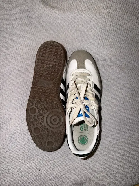 adidas · Talle AR 41