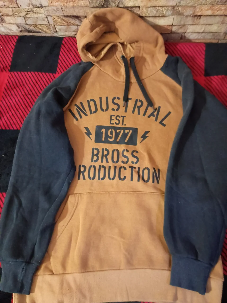 Buzo Bross · Talle L