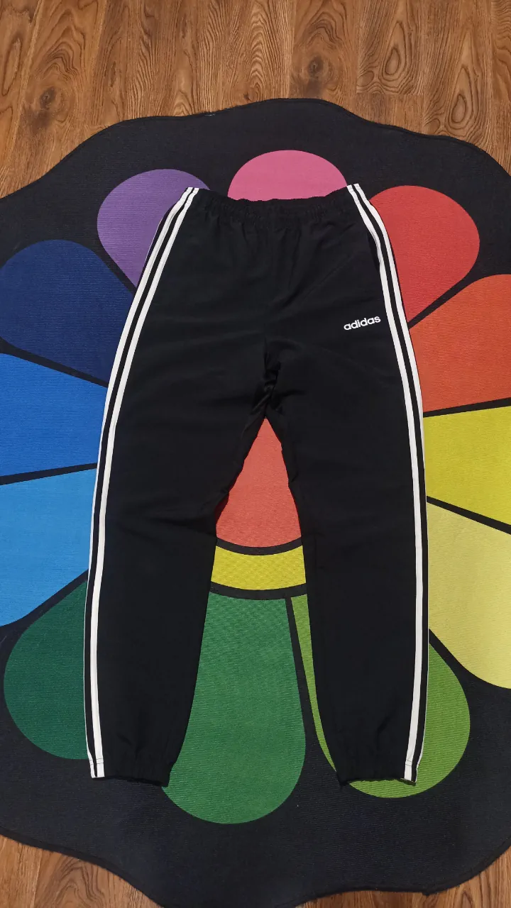 Pantalón adidas · Talle S