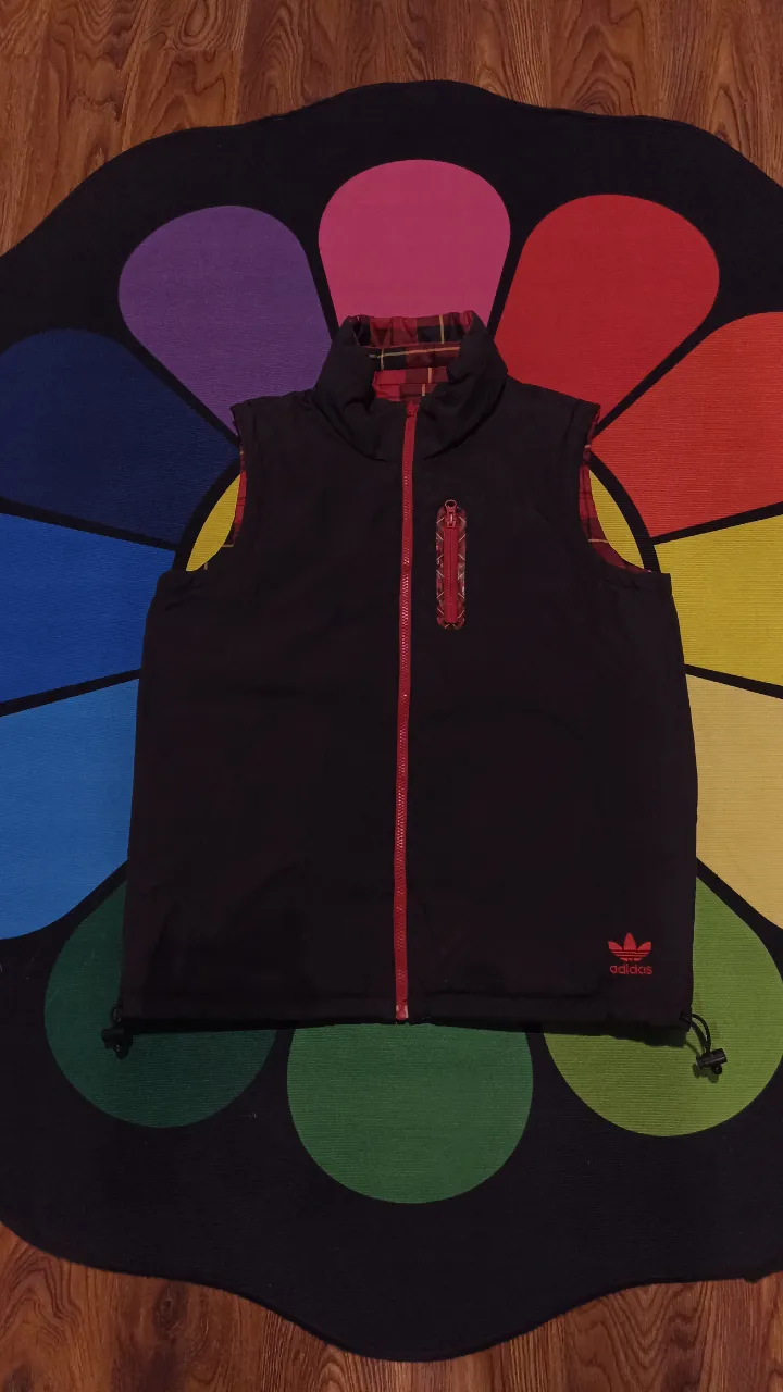 adidas · Talle L