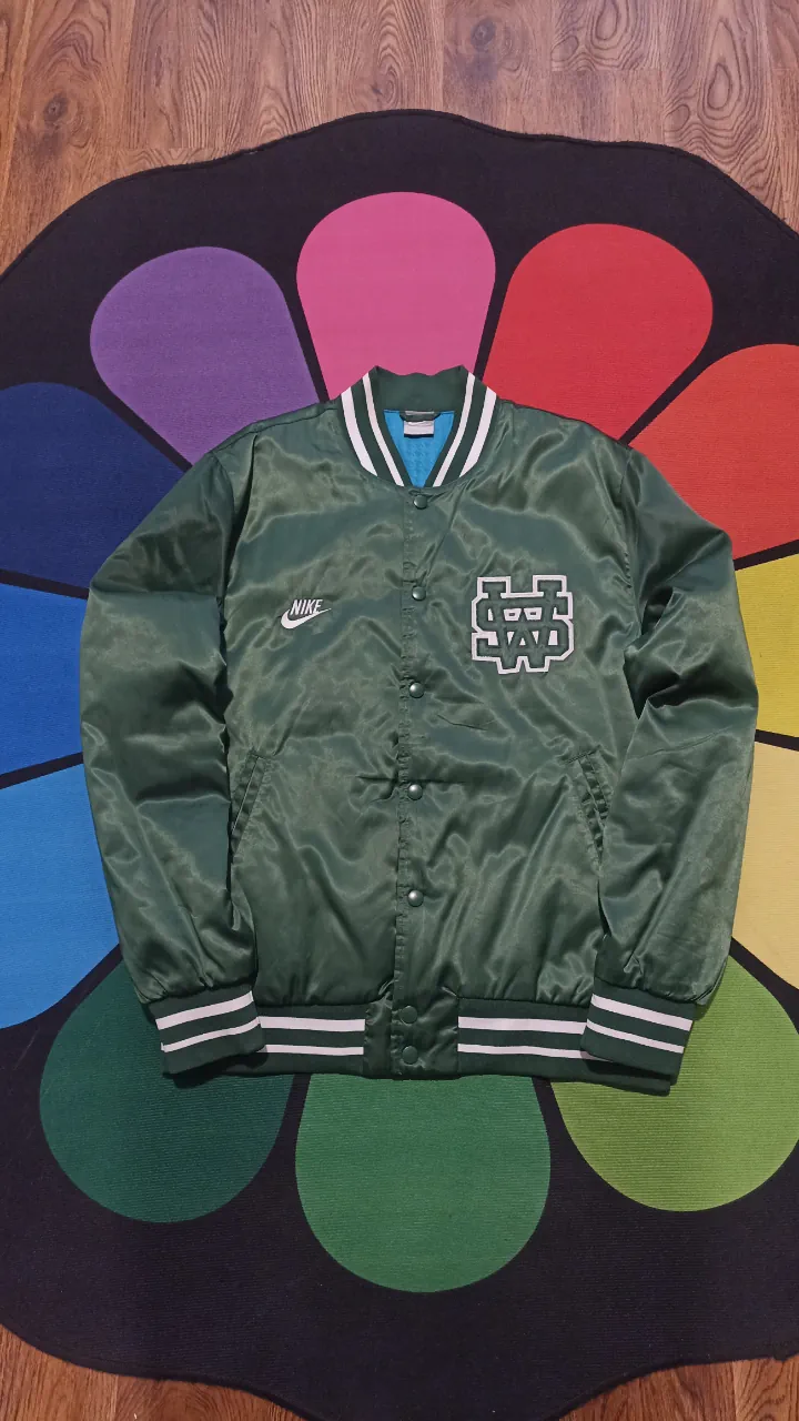 Campera Nike · Talle M