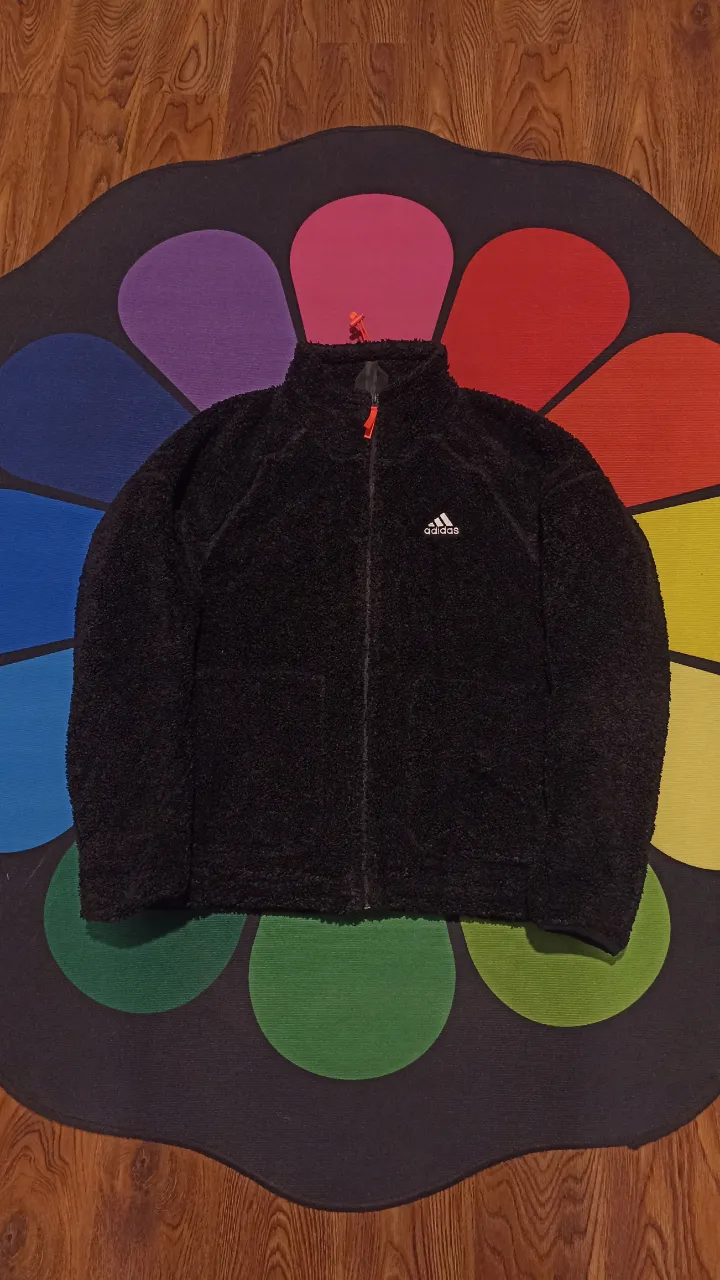 adidas · Talle L