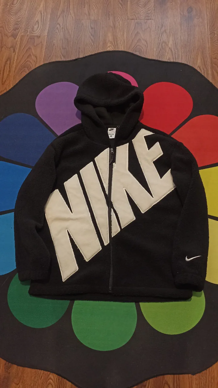 Campera Nike · Talle L