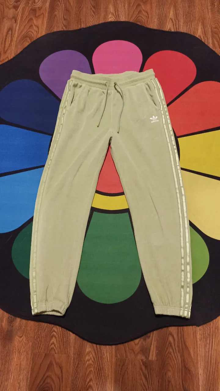 Pantalón adidas · Talle M