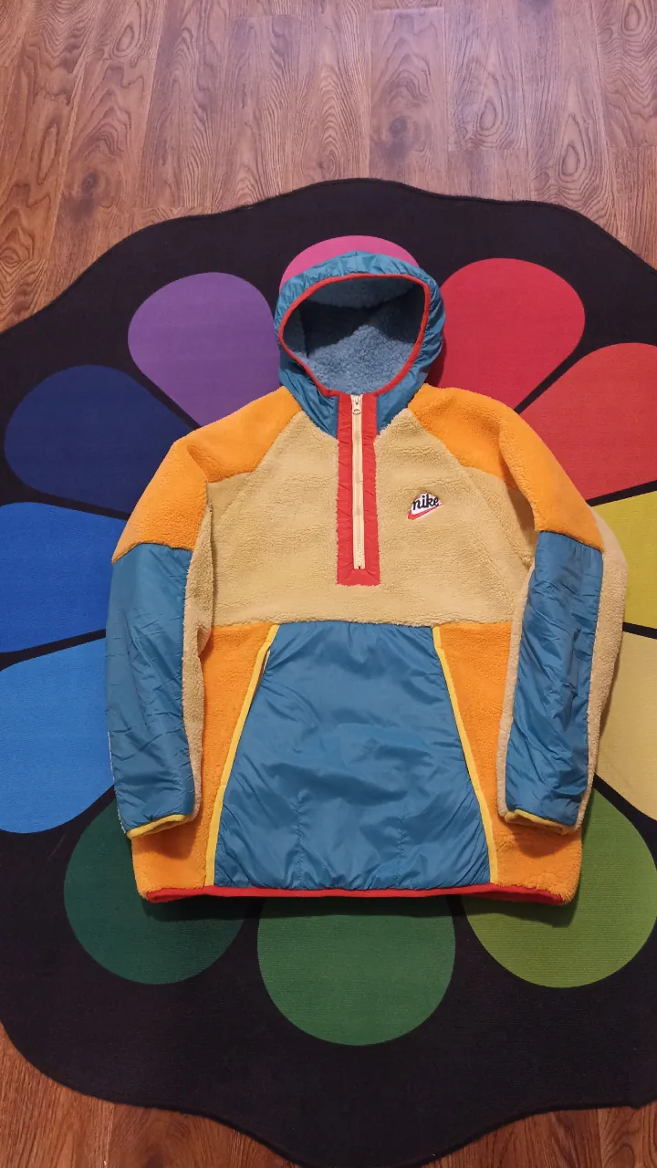 Buzo Nike · Talle M