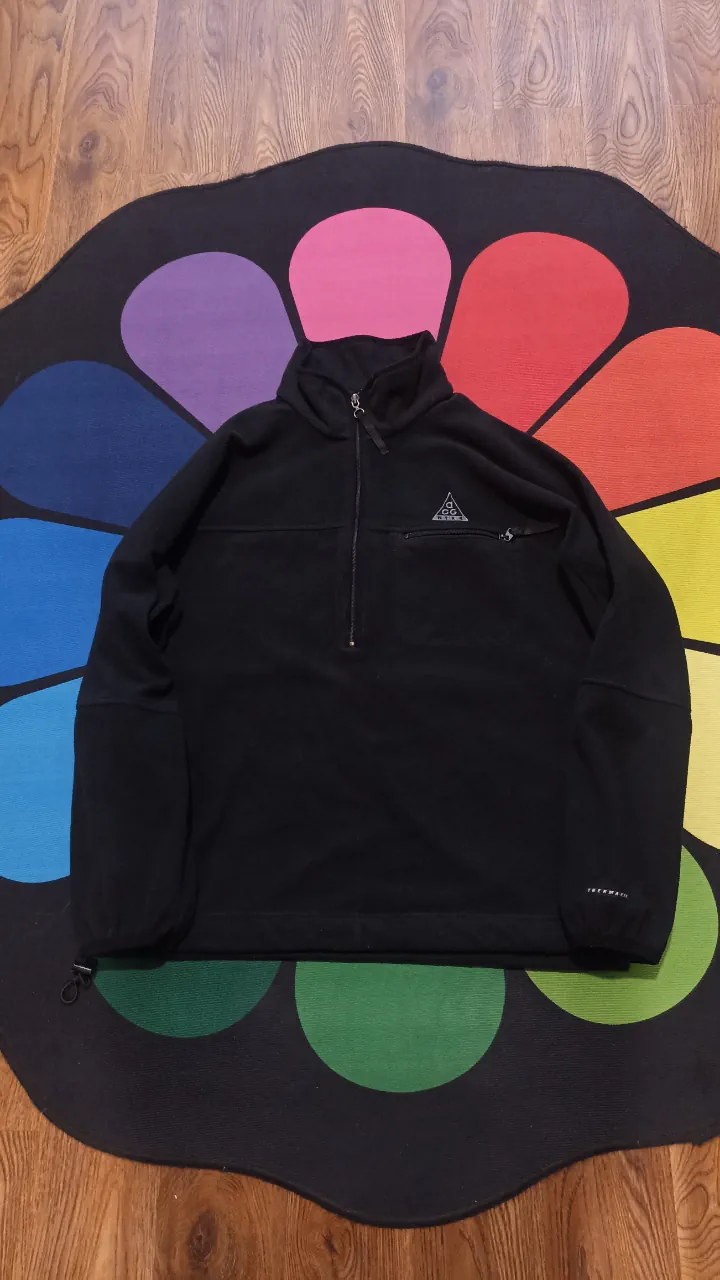 Campera Nike ACG · Talle M
