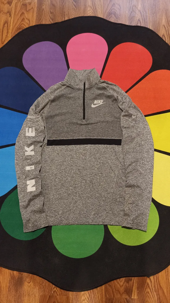Buzo Nike · Talle M