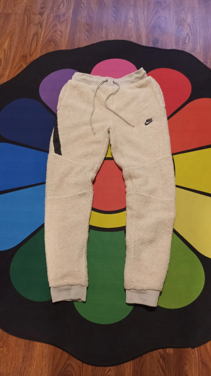 Pantalón Nike · Talle S