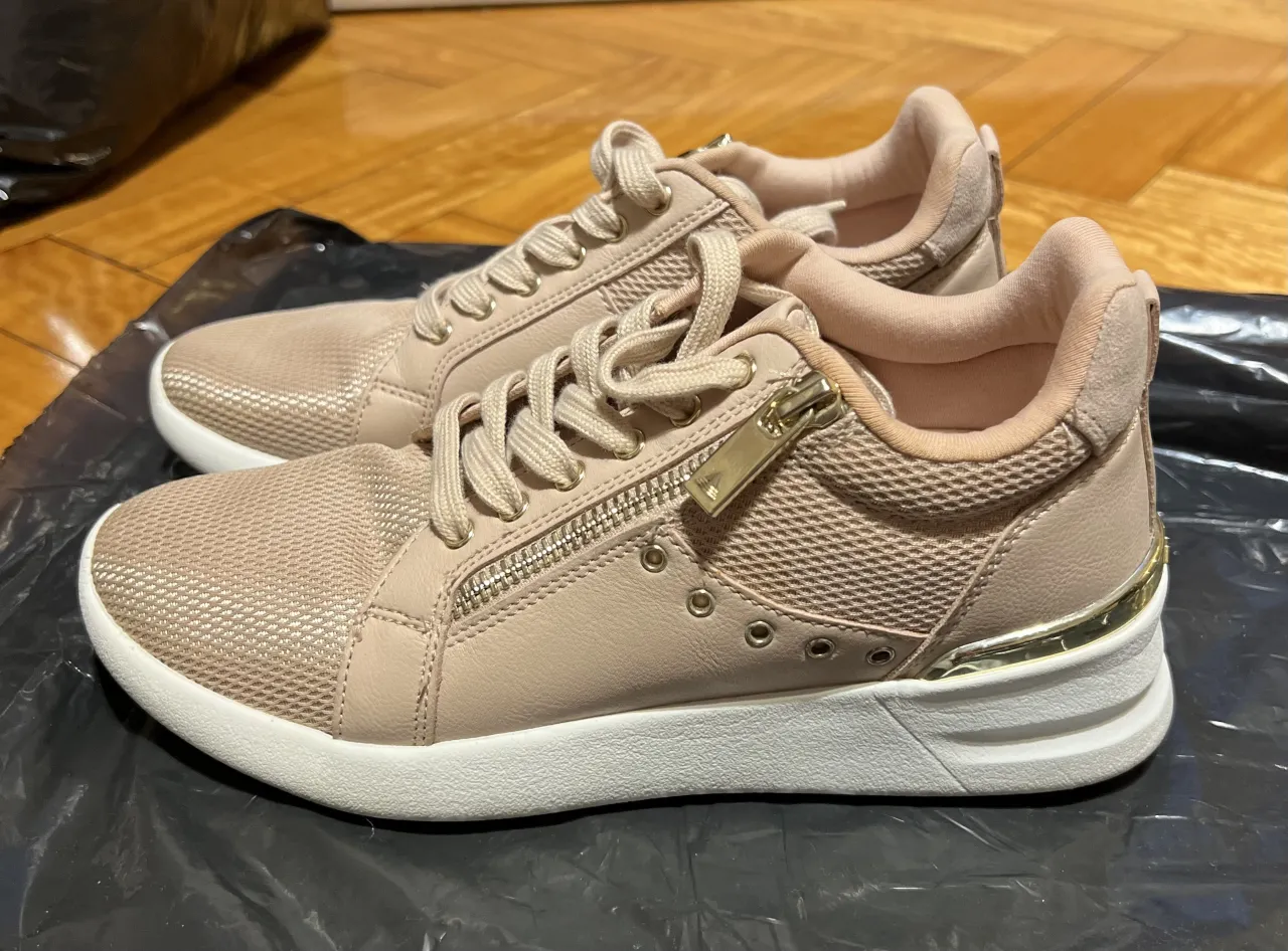 ALDO · Talle US 6.5