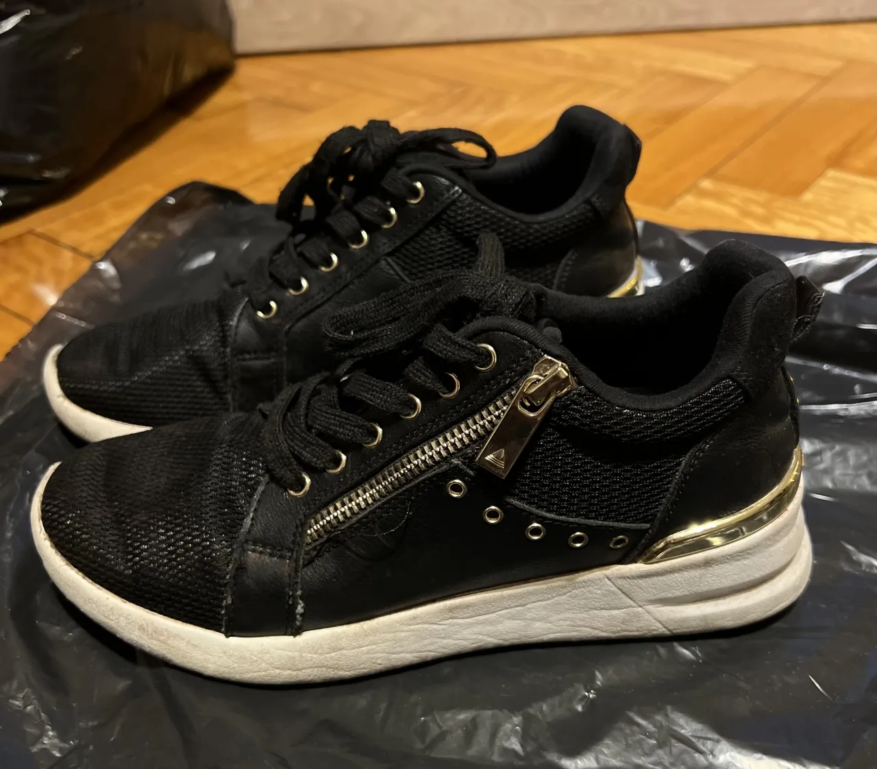 ALDO · Talle US 6.5