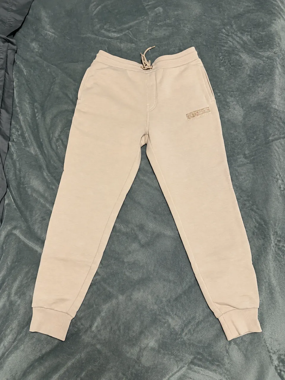 Pantalón GUESS · Talle S