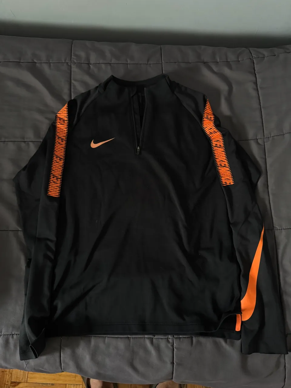 Buzo Nike - imagen 1