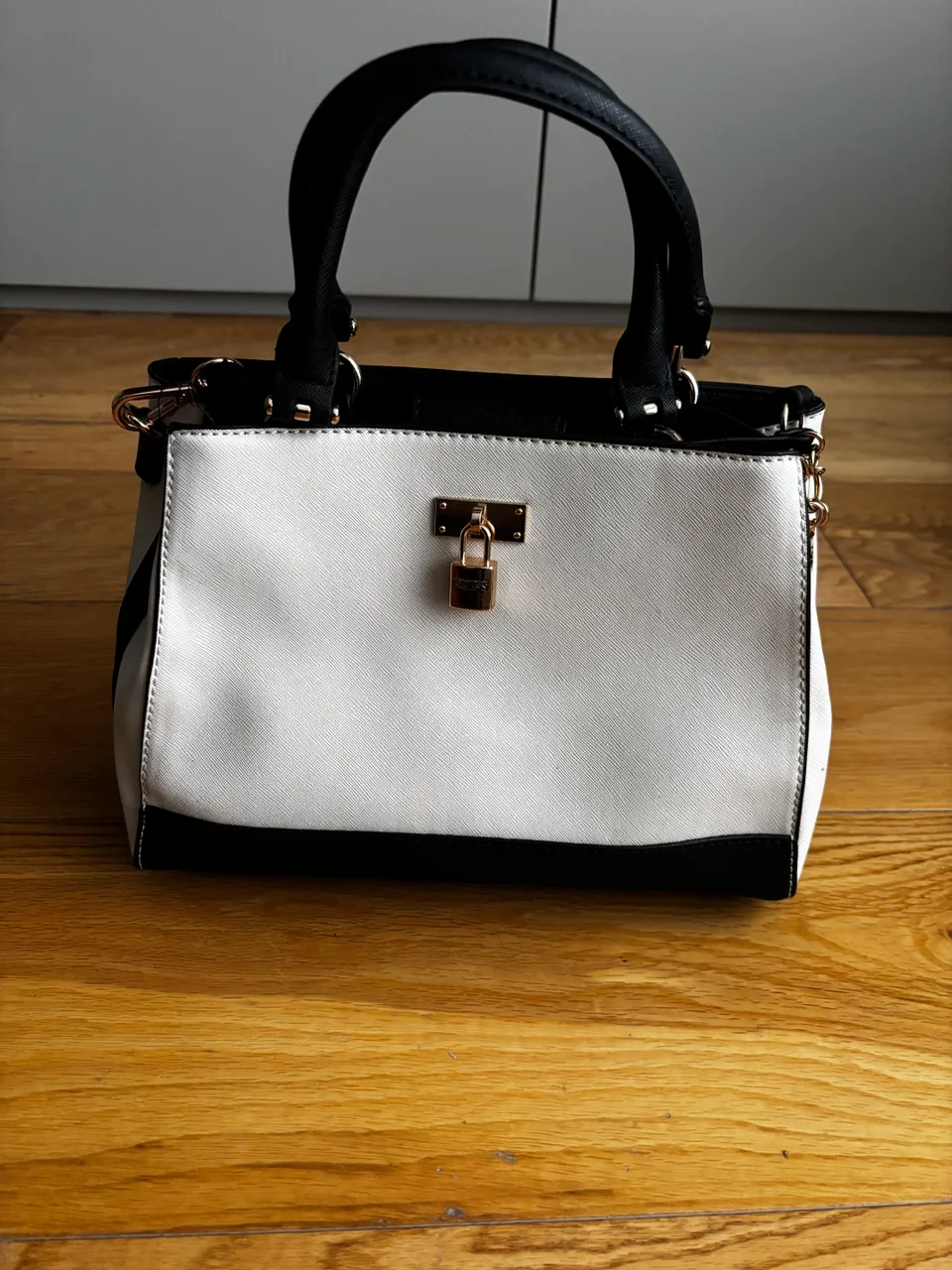 Bolso GUESS - imagen 1