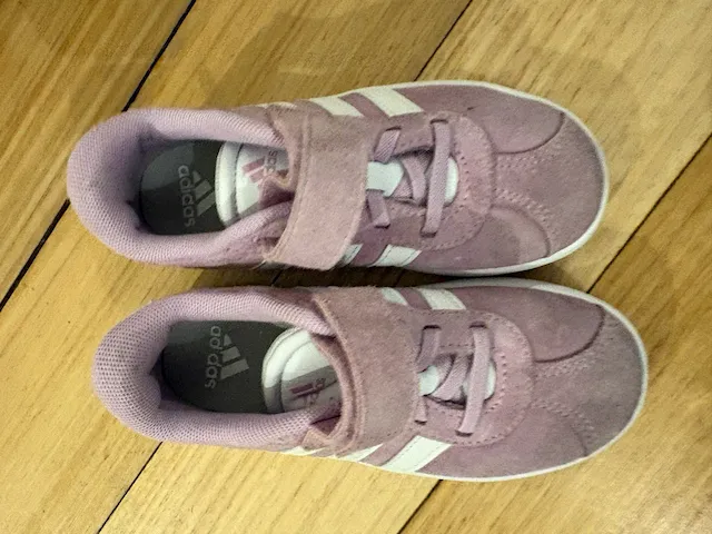 adidas · Talle AR 27