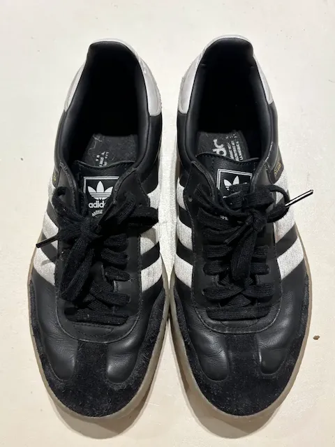 adidas · Talle US 9