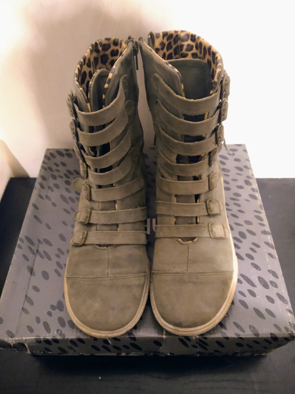Botas Oshum · Talle AR 40