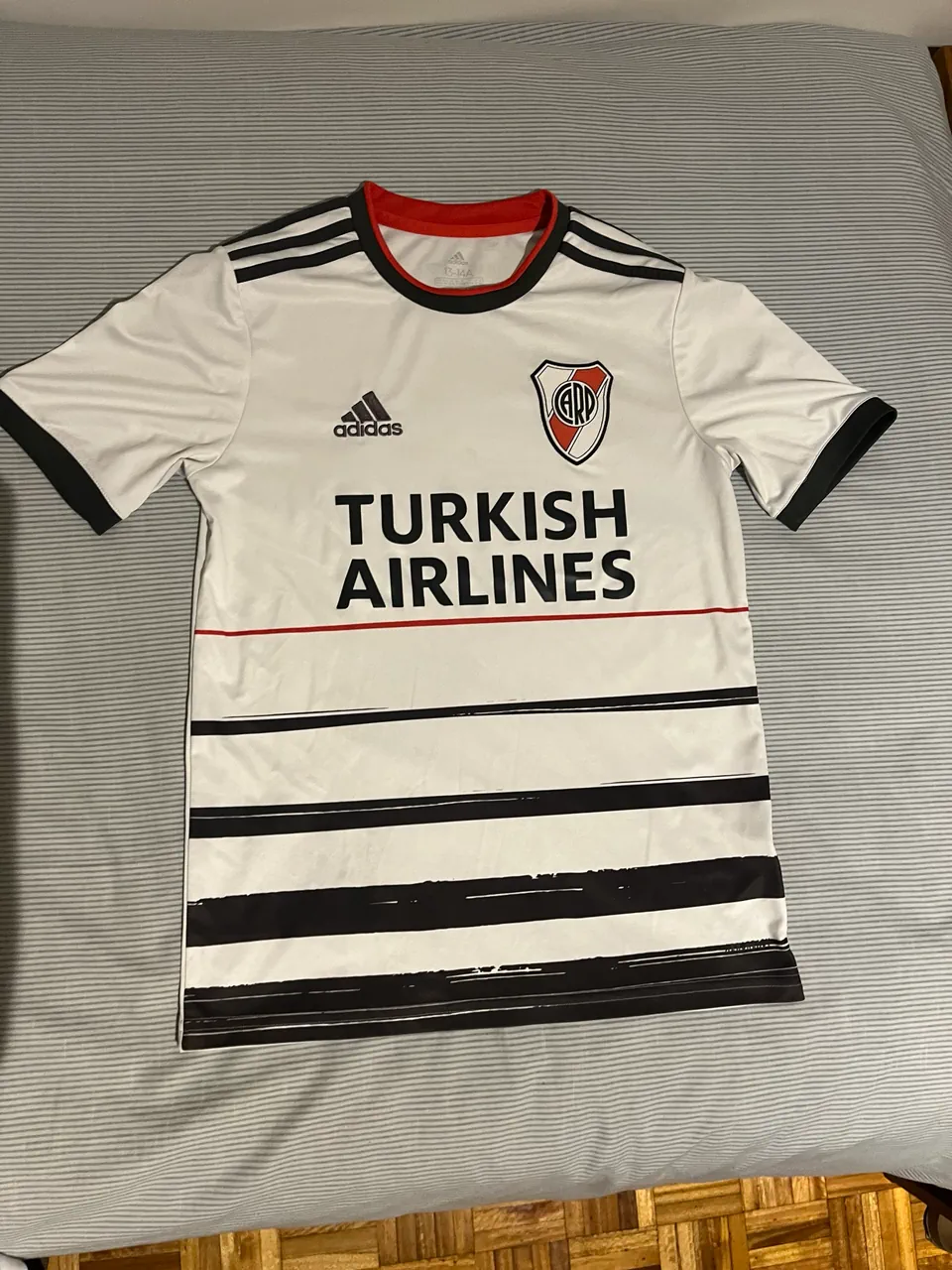 Camiseta adidas - imagen 1