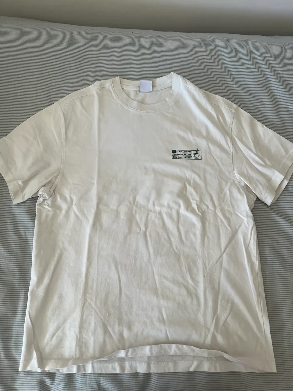 Remera Bershka · Talle M