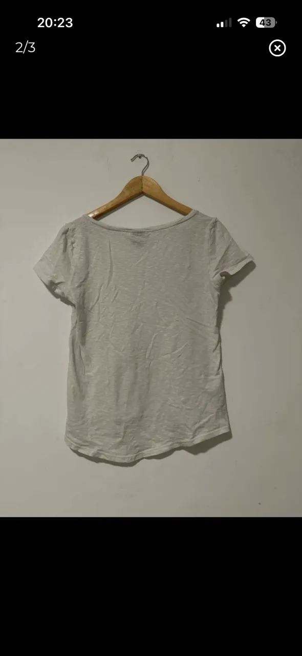 Remera Ayres · Talle M