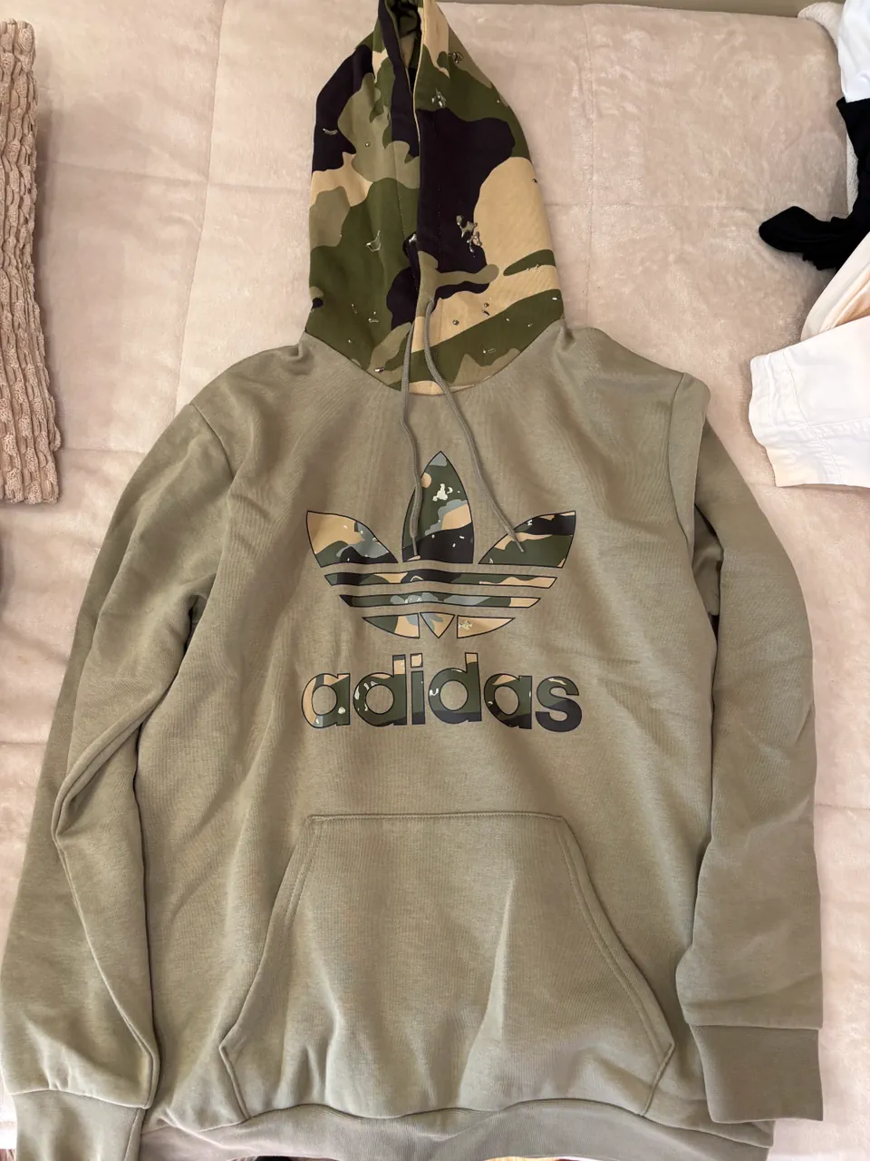 adidas · Talle M