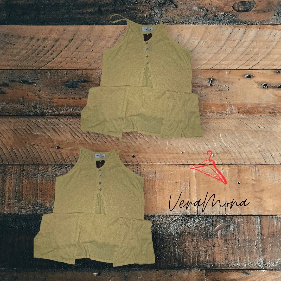 Musculosa Martina Di Trento - imagen 1