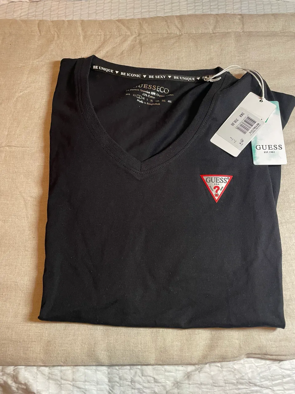 Remera GUESS - imagen 1