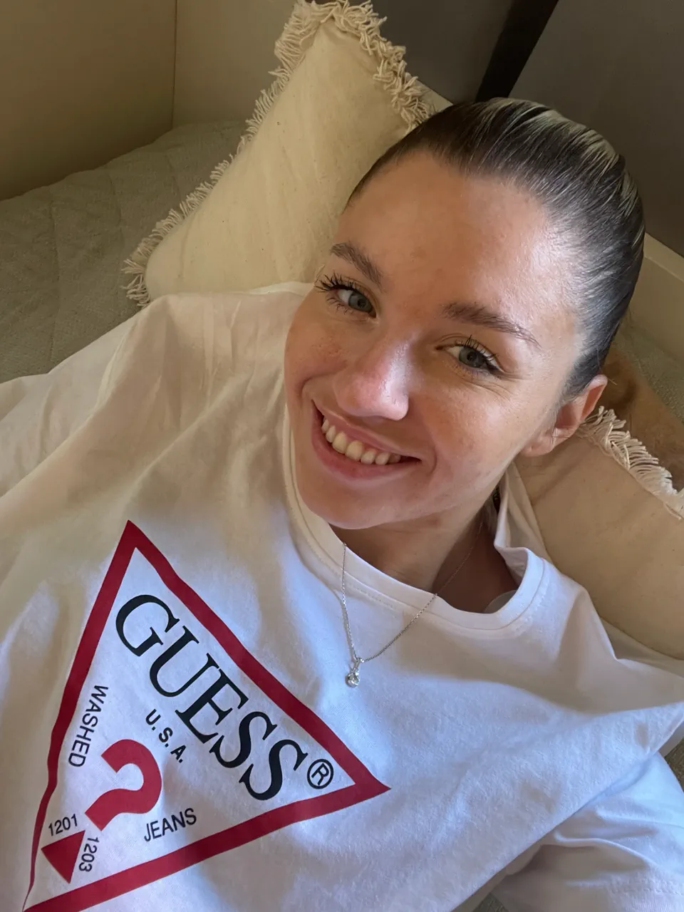 Remera GUESS · Talle XS