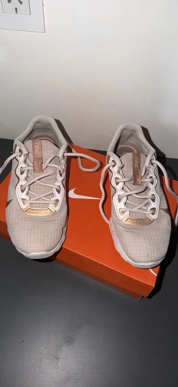 Nike · Talle US 6