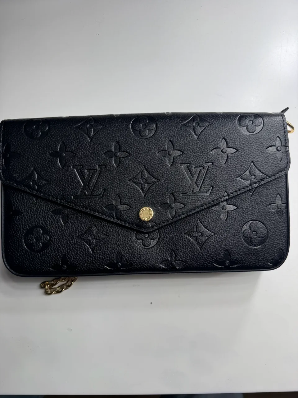 Billetera Louis Vuitton - imagen 1