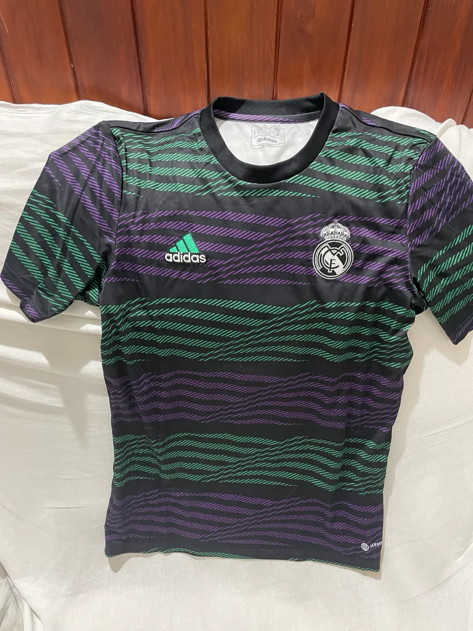 Camiseta adidas · Talle M