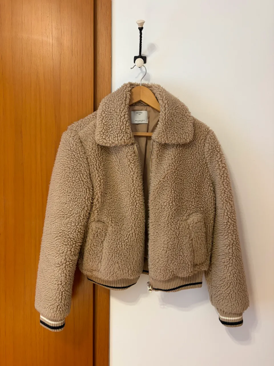 Campera Bershka · Talle M