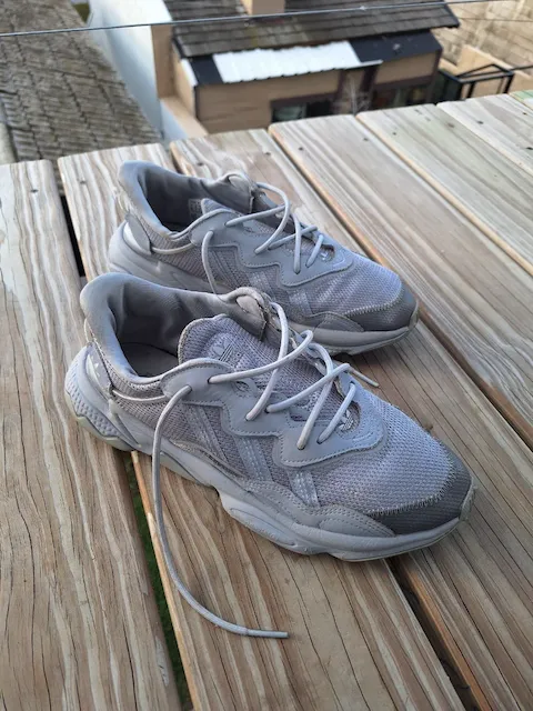 adidas · Talle AR 42