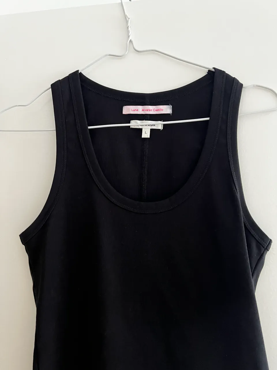 Musculosa Etiqueta Negra - imagen 1