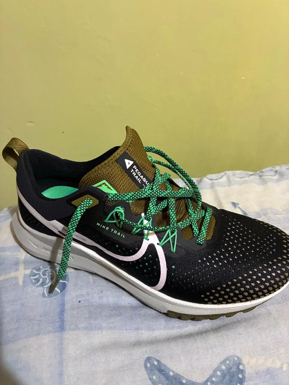 Nike · Talle AR 43