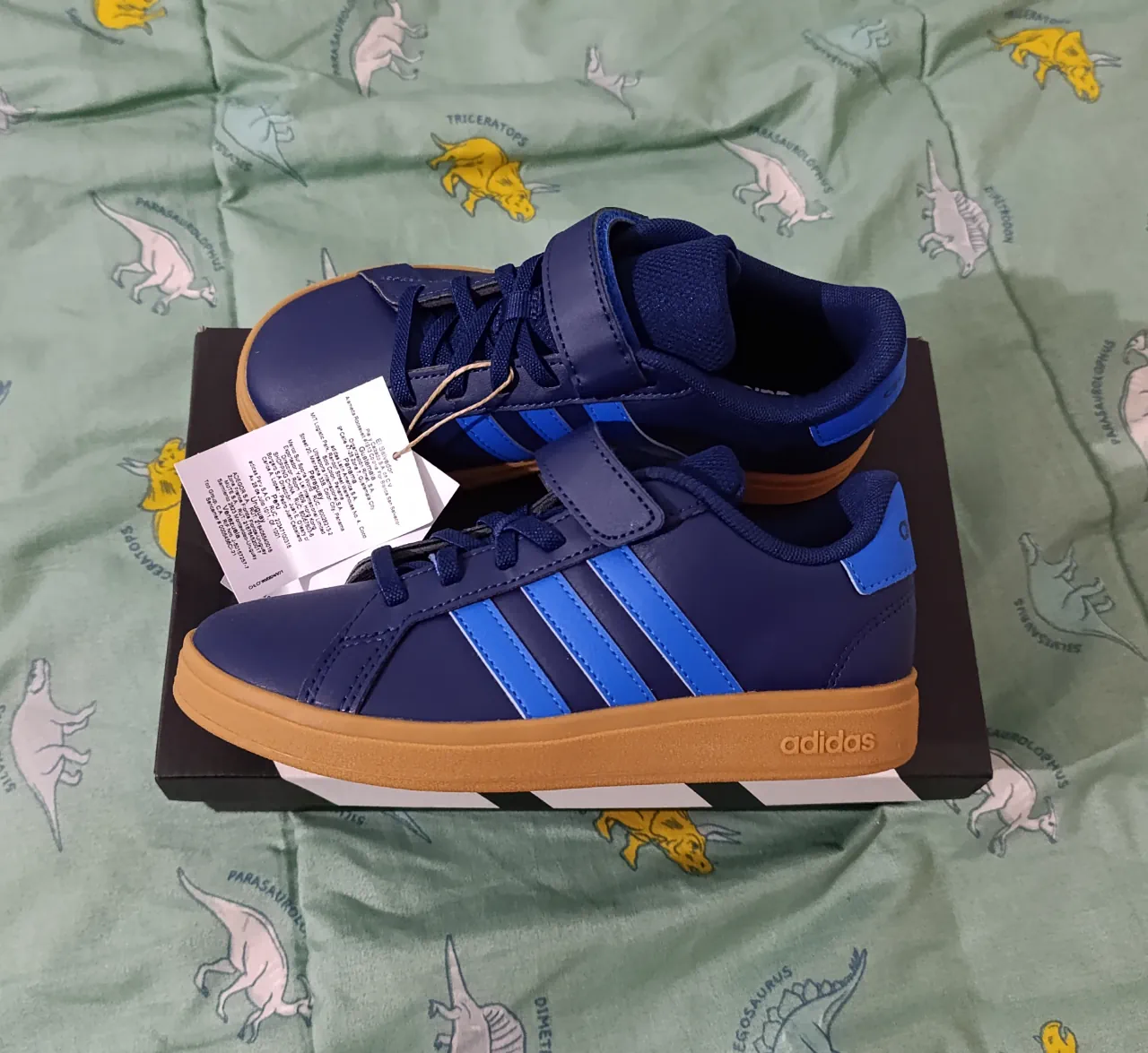 adidas · Talle AR 31
