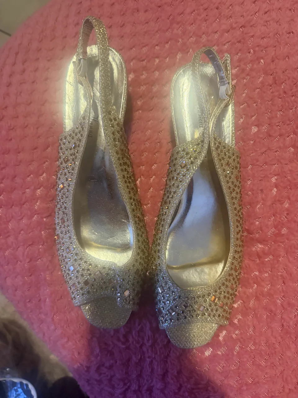 DKNY · Talle AR 39