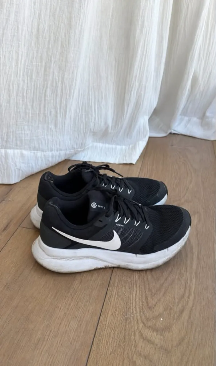 Nike · Talle AR 39