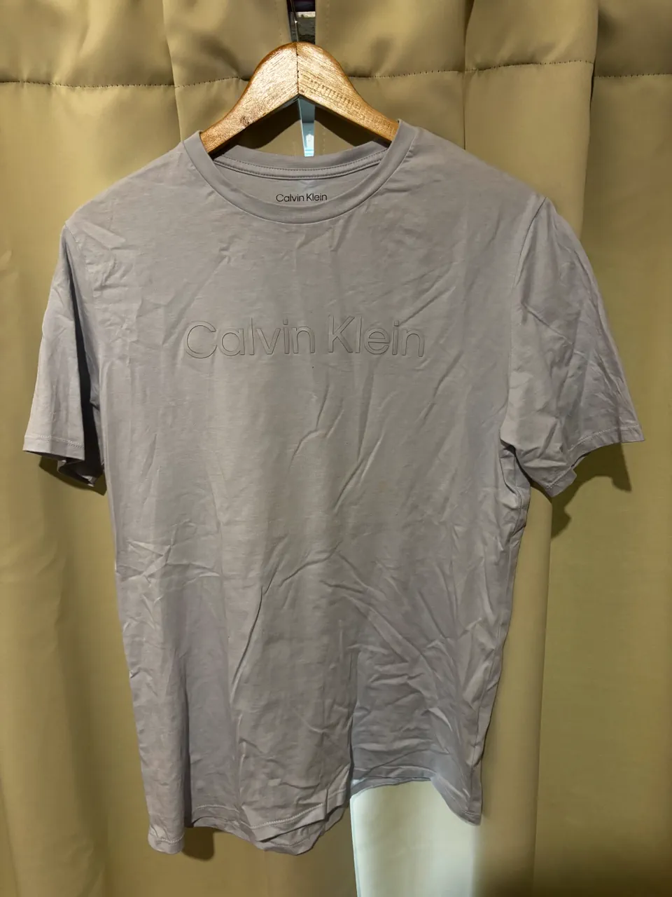 Remera Calvin Klein · Talle S