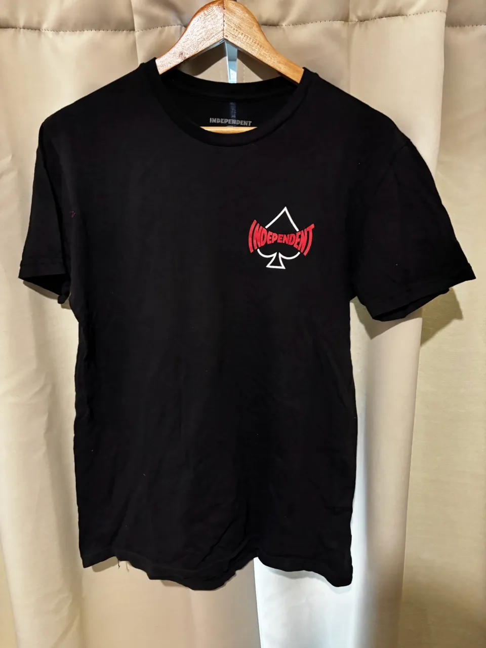 Remera Independent · Talle XS